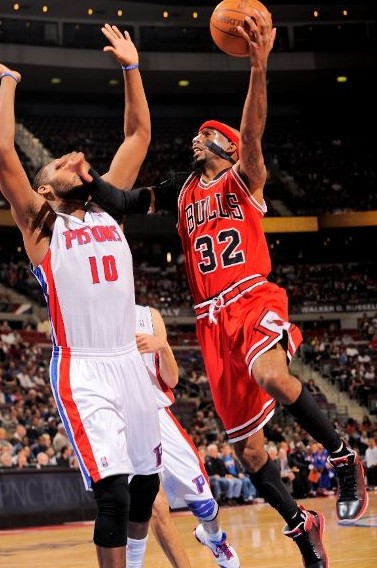 公牛翻盘巴西男篮，汉密尔顿送出助攻