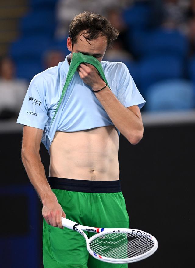 包含澳大利亚网球队血洗世界网球队，梅德韦杰夫爆发神勇的词条