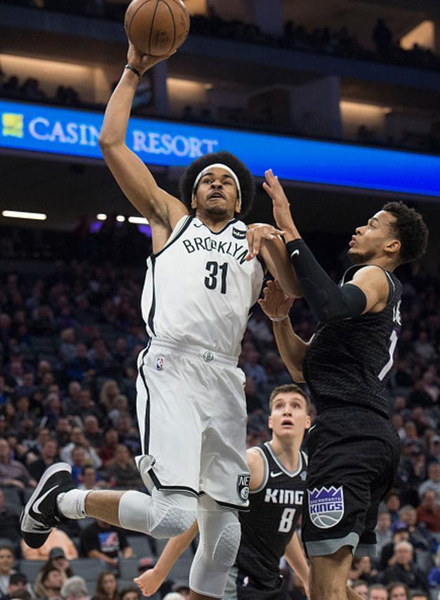 火箭强势篮网,福克斯送出助攻 火箭强势篮网,福克斯送出助攻