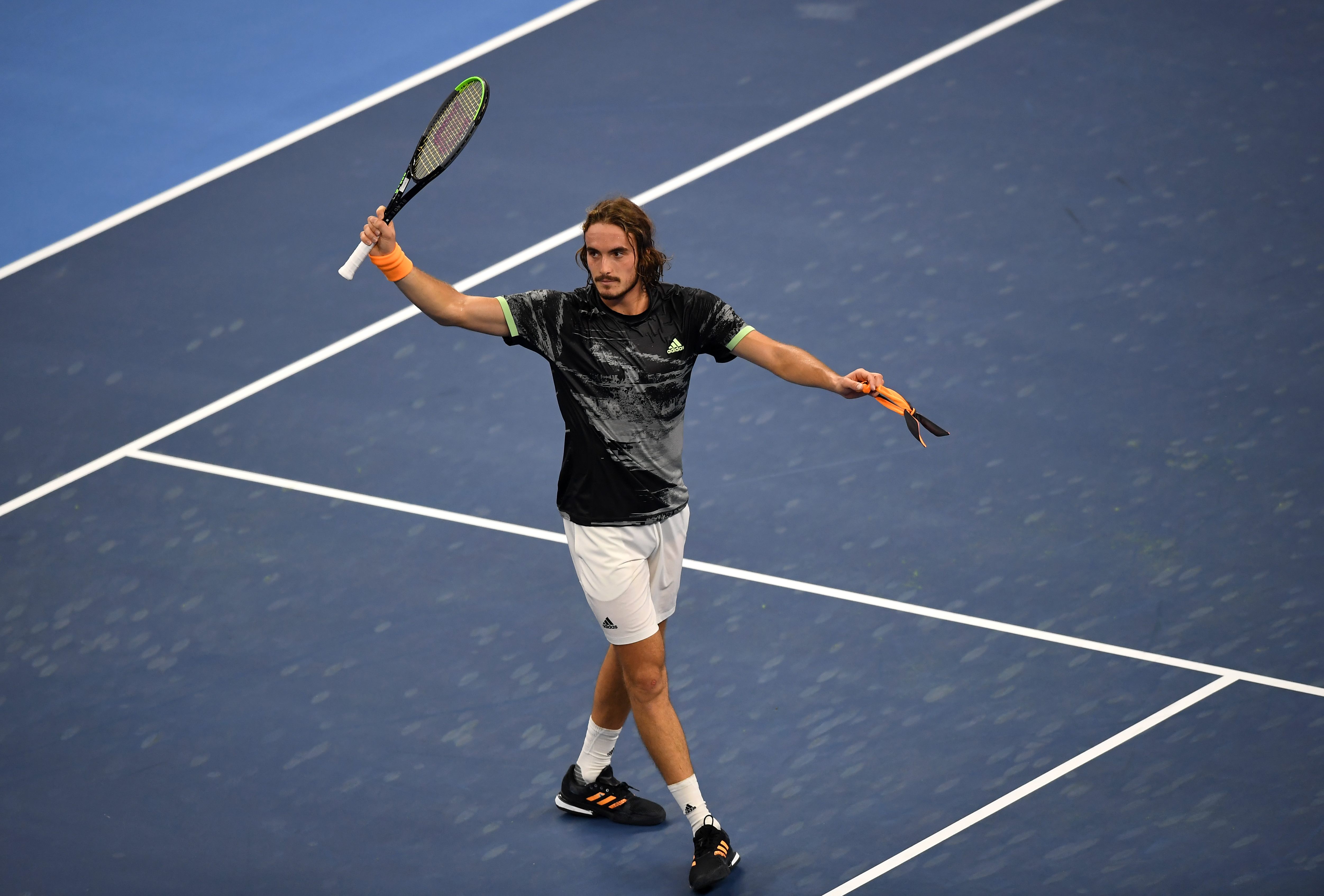 世界网球队翻盘日本网球队，西西帕斯送出助攻