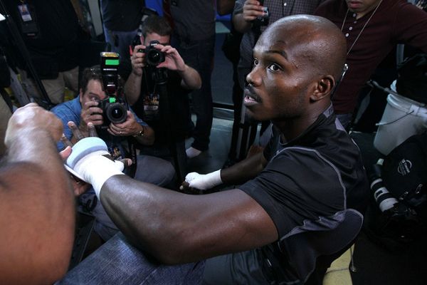 专家预测拳击胜率超六成，结果成焦点