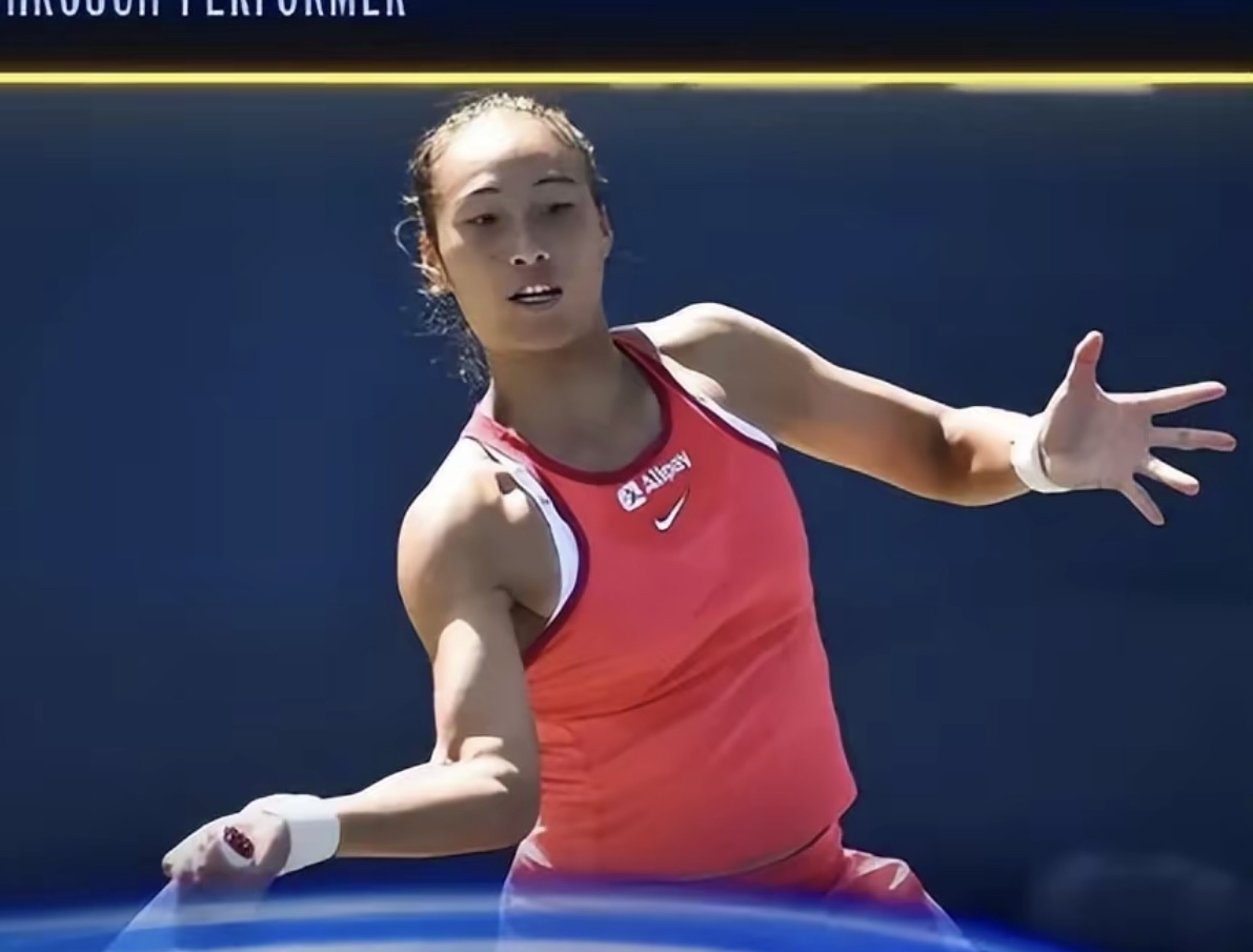 网球惊险逆转取胜，粉丝狂欢不已