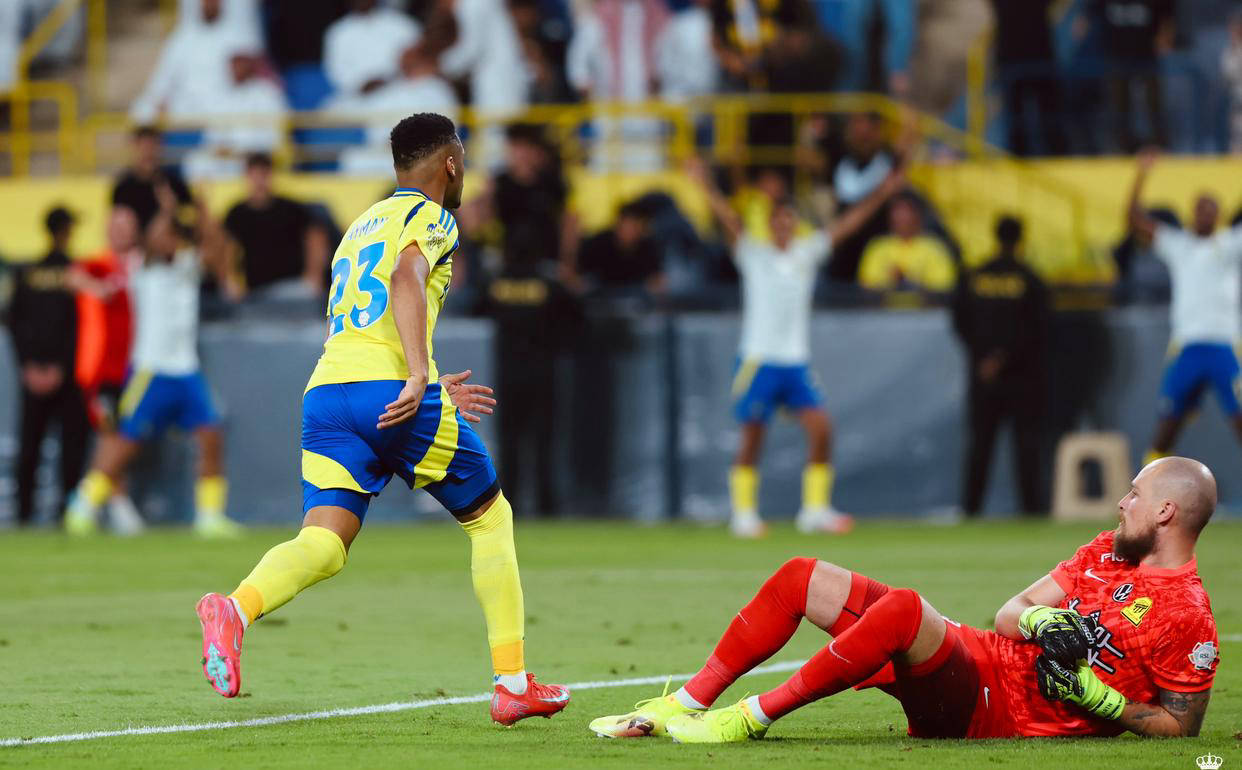 挪威横扫塞维利亚，本泽马状态火热