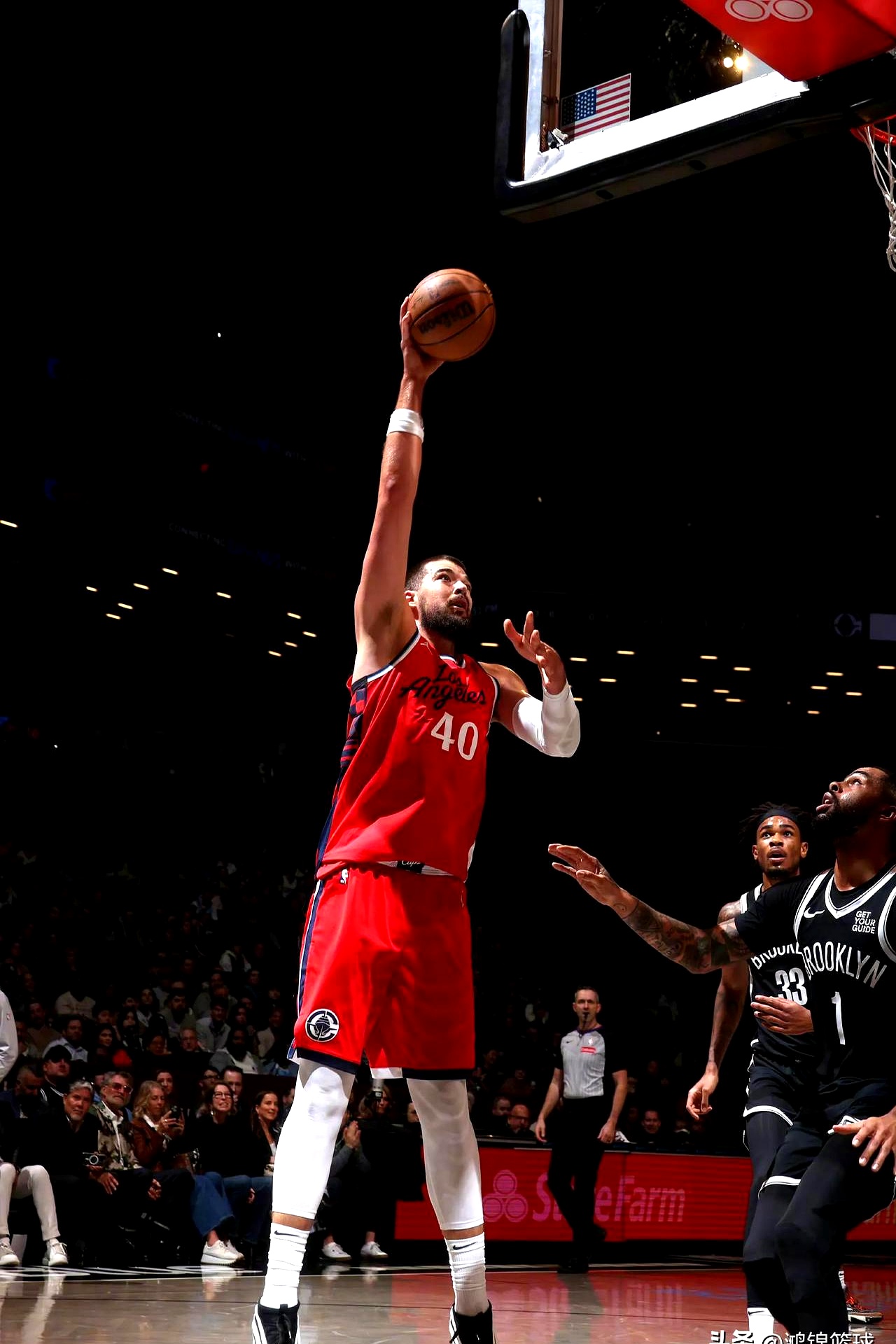 快船横扫雷霆,浓眉哥高光表现 快船横扫雷霆,浓眉哥高光表现