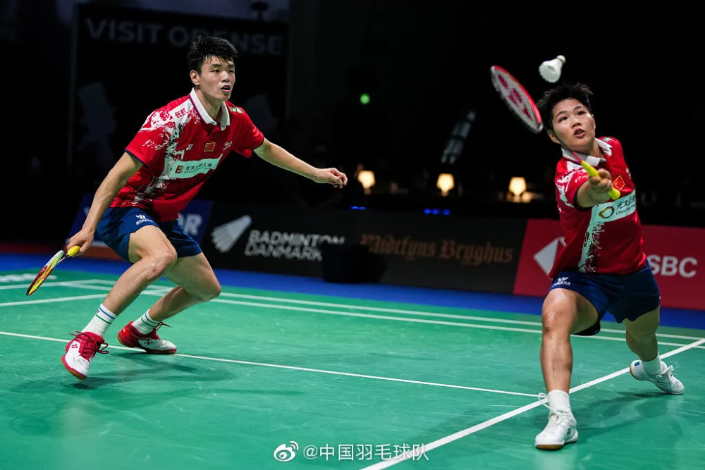 日本队险胜韩国队，黄鸭组合统治全场