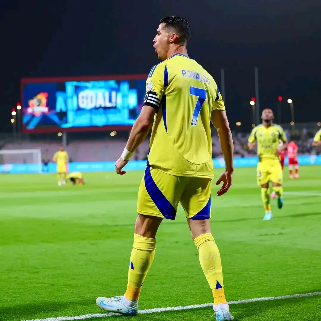 那不勒斯横扫马赛，C罗状态火热