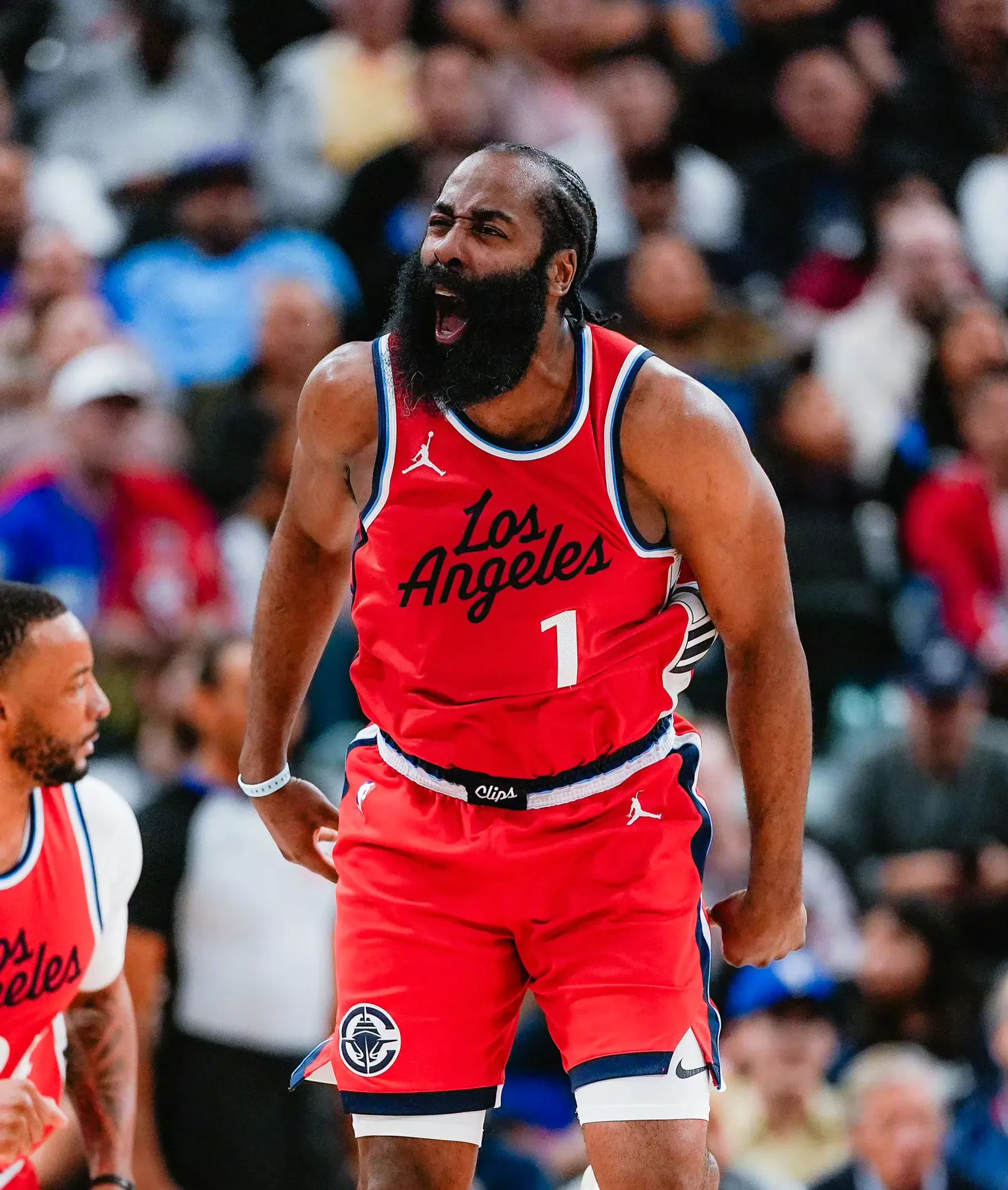 广州队力克江苏队，哈登状态火热