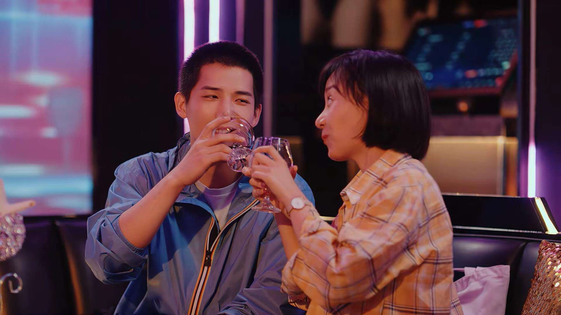 恩比德制胜一击！黄蜂险胜深圳演绎跨洋巅峰对决