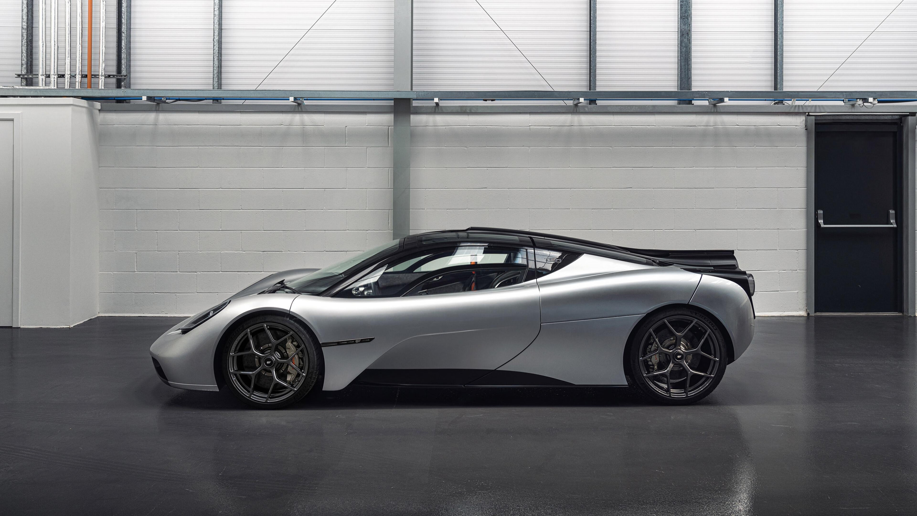 利拉德时刻，公牛与篮网的激战，一人主宰胜负