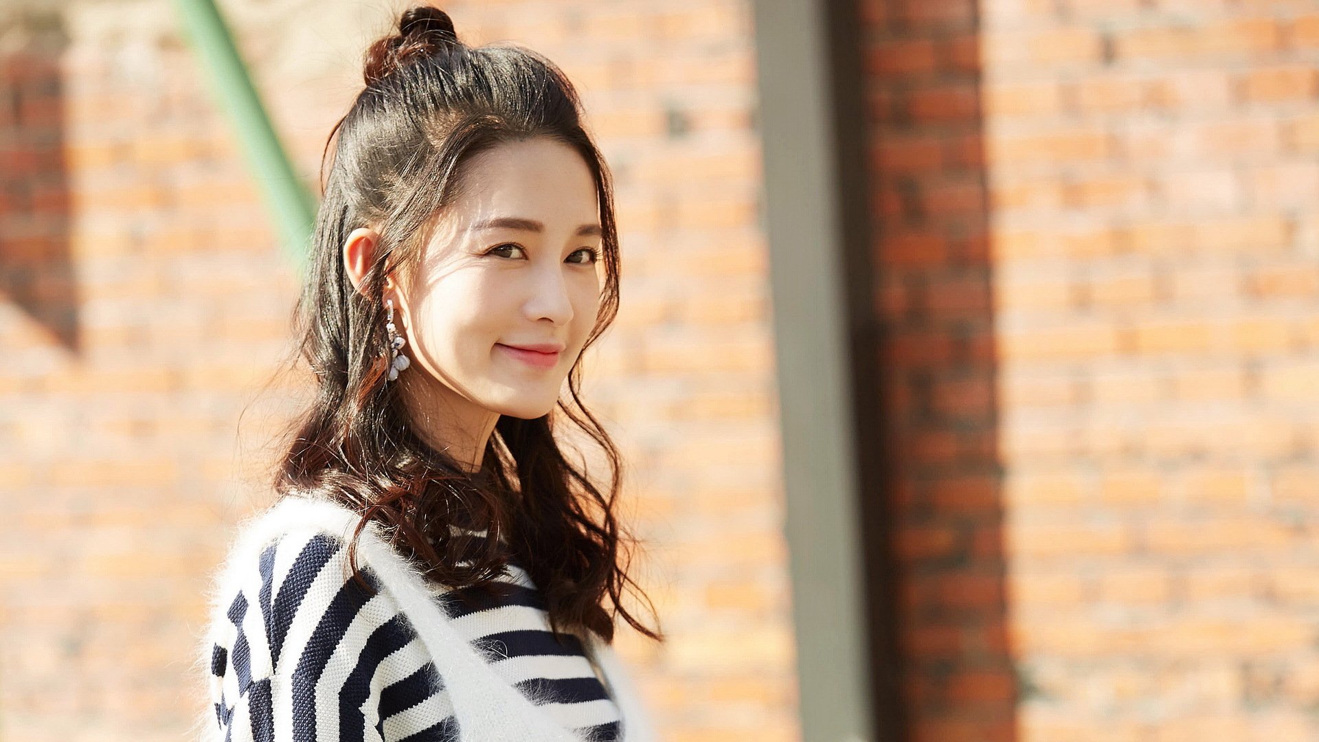 巨掌驯服悬念，克瓦拉茨赫利亚97秒终结英超争冠夜