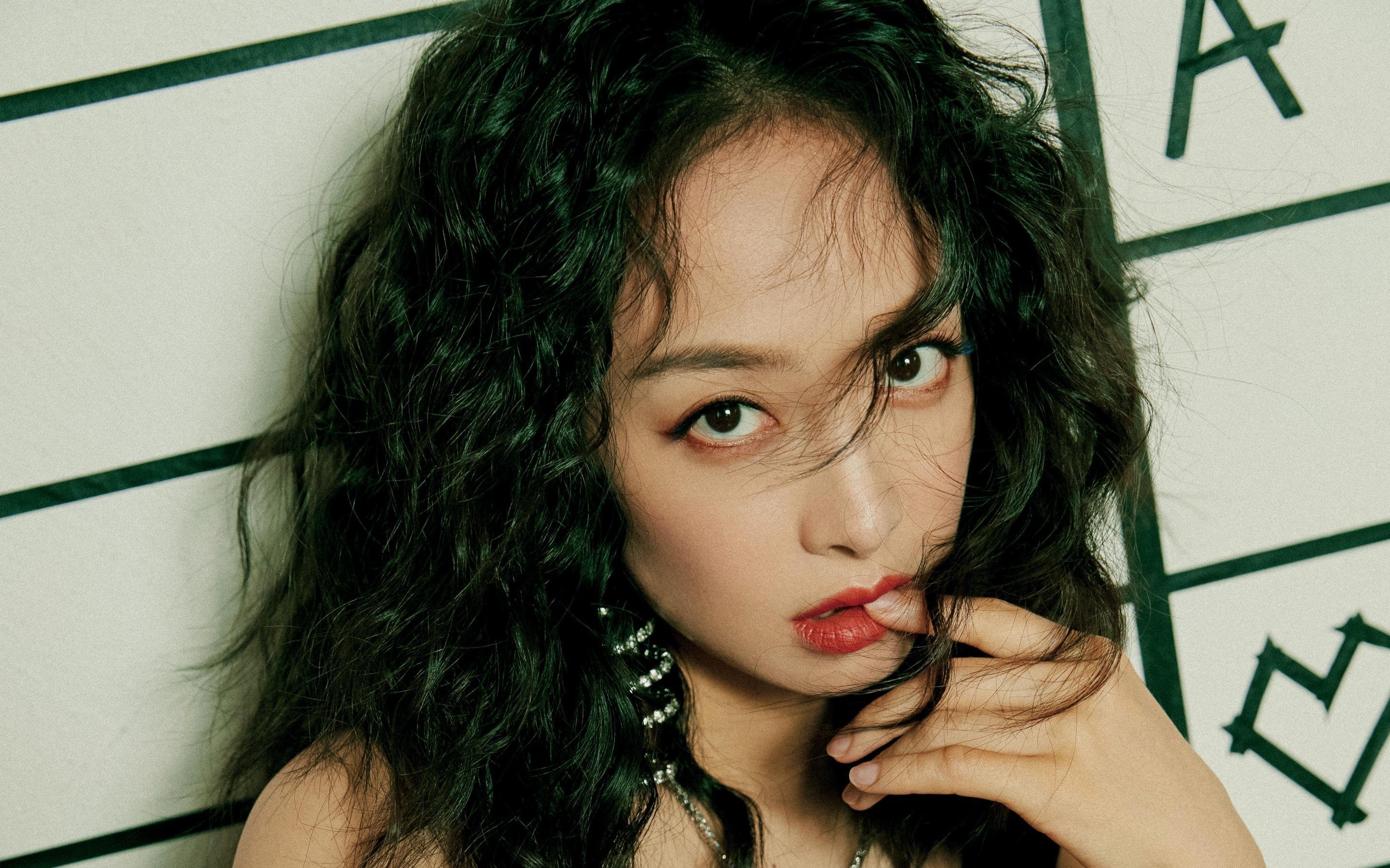 平行宇宙的哨声响起，阿圭罗身穿黄黑衫绝杀佛罗伦萨