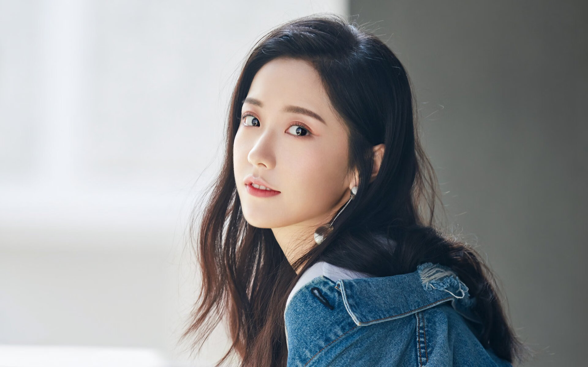 星空下的变奏，莫兰特彗星撕裂太阳与老鹰的轨道