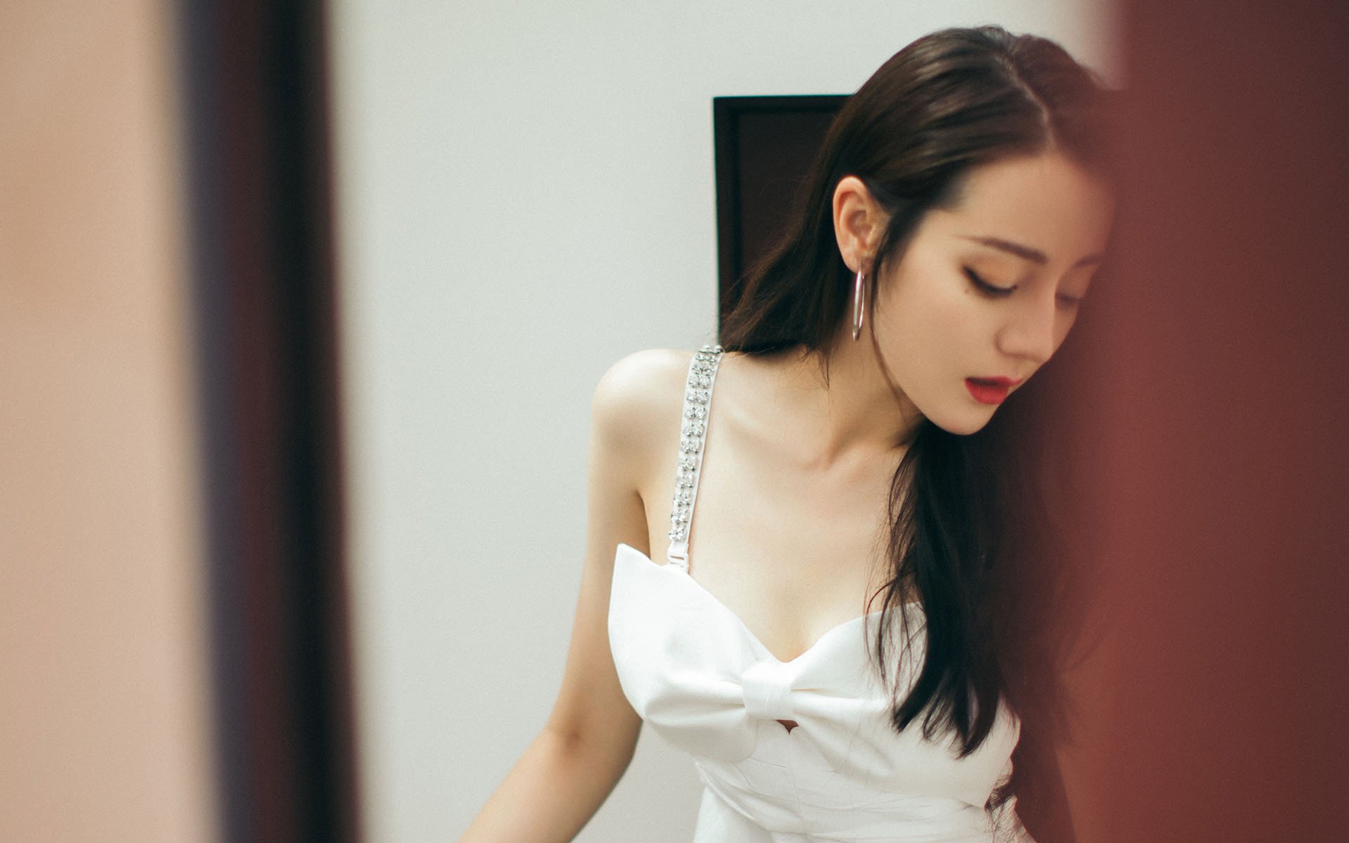 F1引擎未响，绿茵场已爆冷，当威尔士成为揭幕战的真正黑马