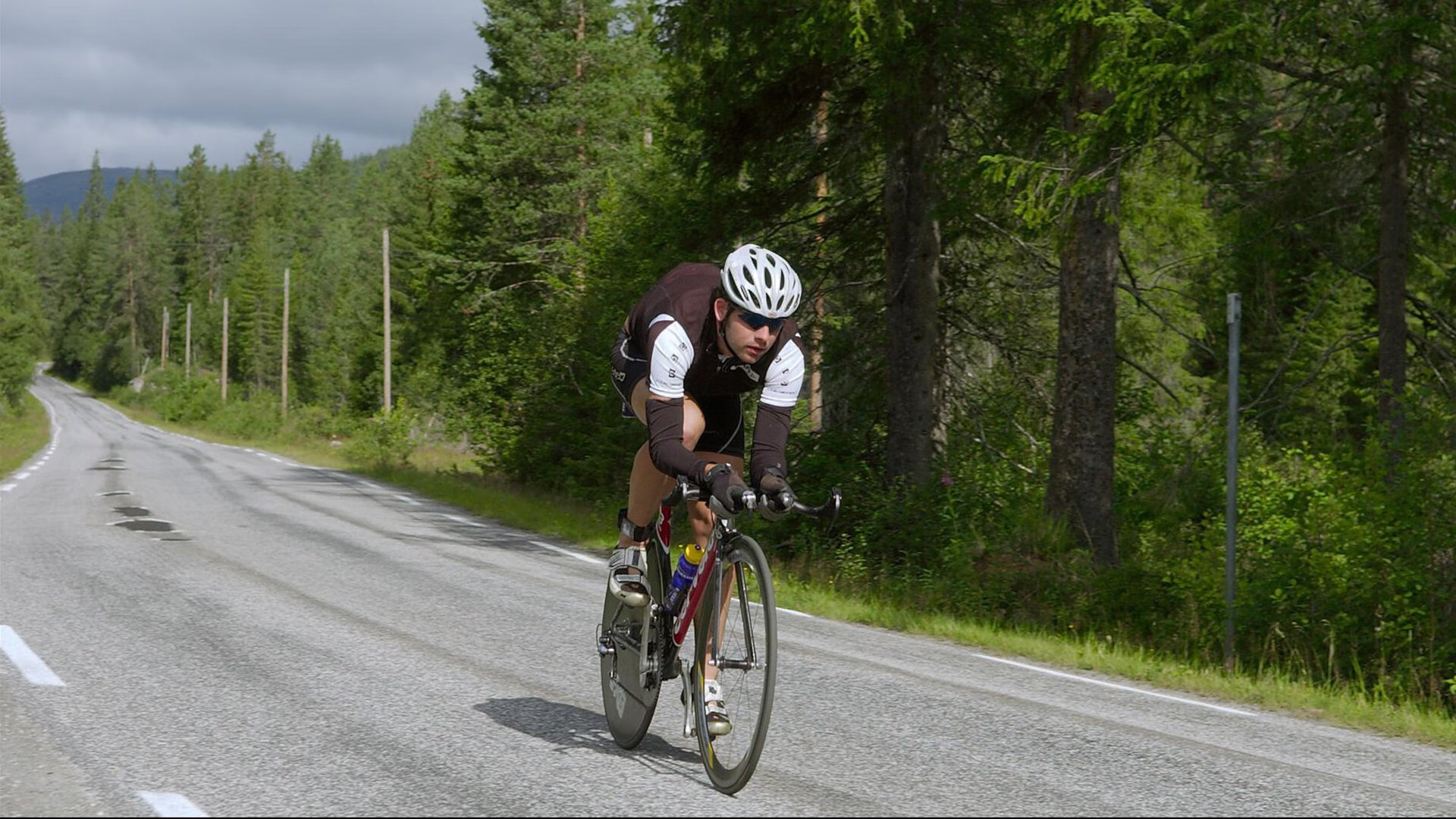 节奏之战，英格兰掌控秘鲁，维尼修斯的关键一击
